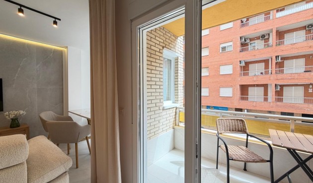 Resale - Apartment -
Torrevieja - Playa del Cura