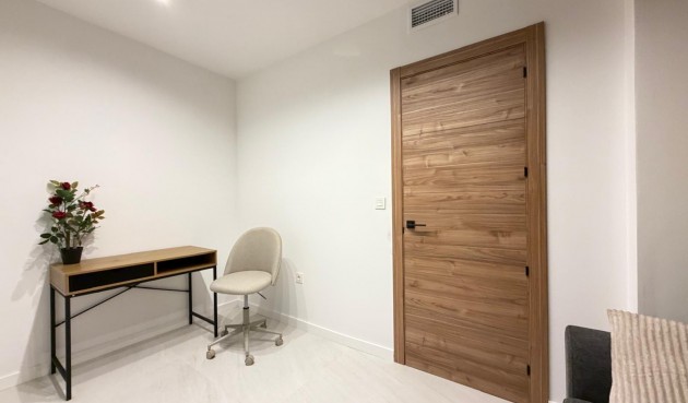 Resale - Apartment -
Torrevieja - Playa del Cura