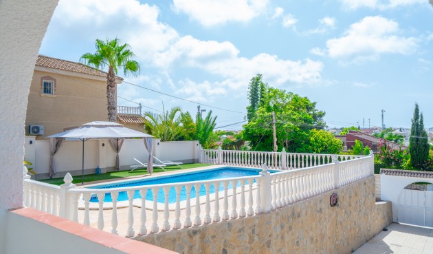 Återförsäljning - Villa -
Torrevieja - Los Balcones