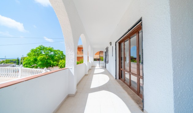 Återförsäljning - Villa -
Torrevieja - Los Balcones