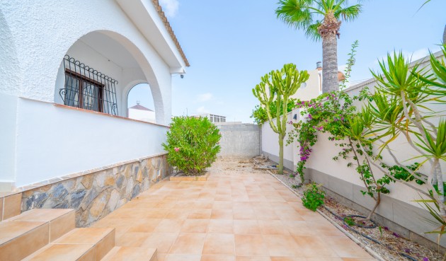 Återförsäljning - Villa -
Torrevieja - Los Balcones