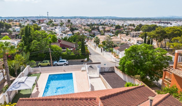 Återförsäljning - Villa -
Torrevieja - Los Balcones