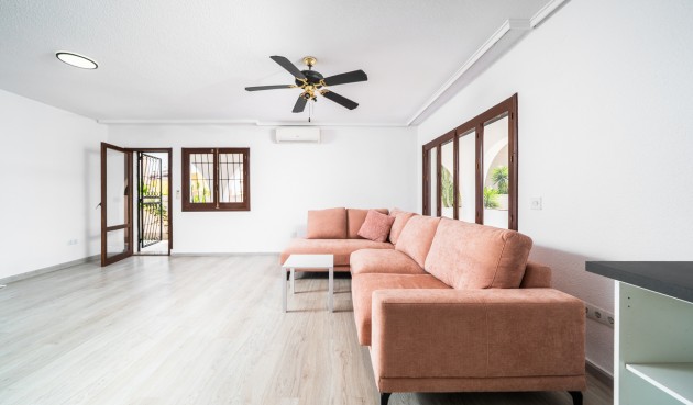 Återförsäljning - Villa -
Torrevieja - Los Balcones