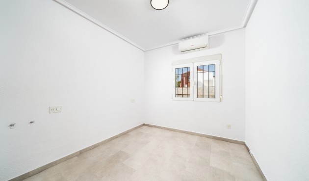Återförsäljning - Villa -
Torrevieja - Los Balcones