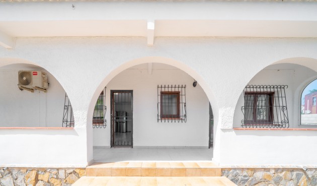 Återförsäljning - Villa -
Torrevieja - Los Balcones