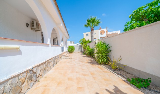 Återförsäljning - Villa -
Torrevieja - Los Balcones
