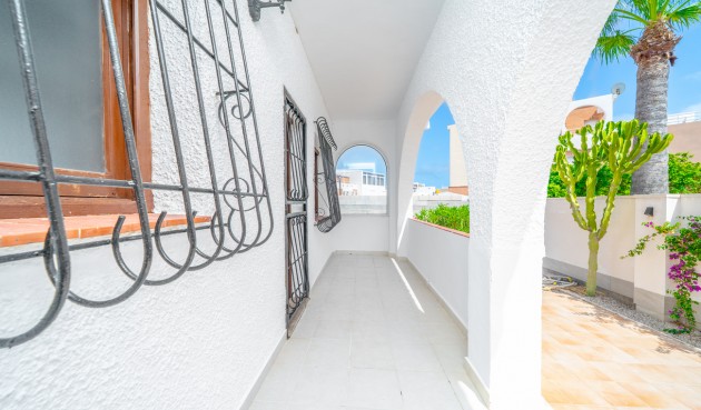 Återförsäljning - Villa -
Torrevieja - Los Balcones
