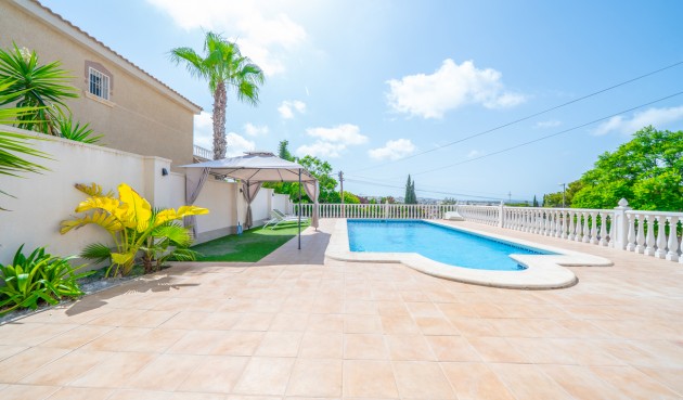Återförsäljning - Villa -
Torrevieja - Los Balcones