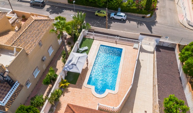 Återförsäljning - Villa -
Torrevieja - Los Balcones