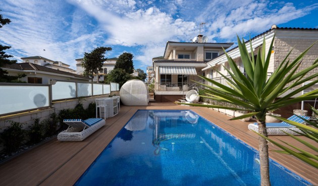 Brukt - Villa -
La Mata - Costa Blanca