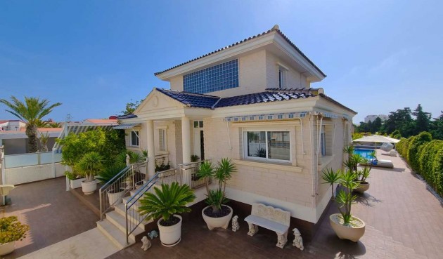 Brukt - Villa -
La Mata - Costa Blanca