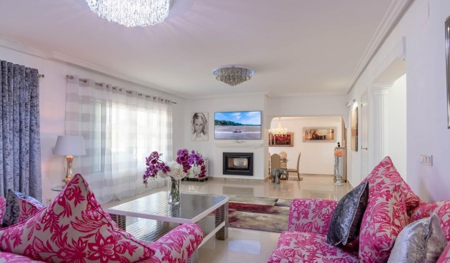 Återförsäljning - Villa -
San Miguel de Salinas - Inland