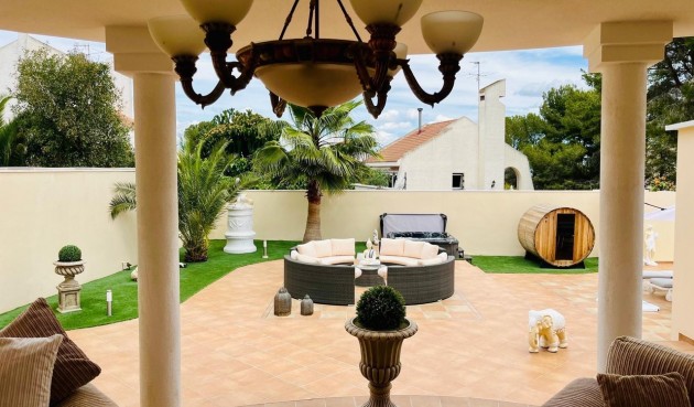 Återförsäljning - Villa -
San Miguel de Salinas - Inland