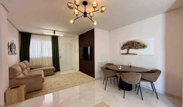 Resale - Apartment -
Torrevieja - aguas nuevas