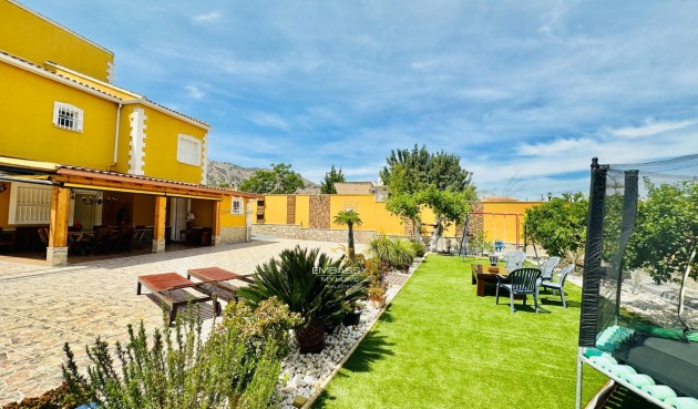 Återförsäljning - Villa -
Orihuela - Urb. Montepinar