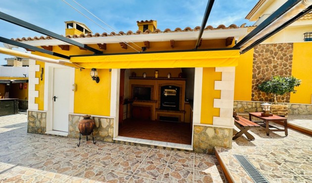 Återförsäljning - Villa -
Orihuela - Urb. Montepinar
