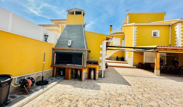Återförsäljning - Villa -
Orihuela - Urb. Montepinar