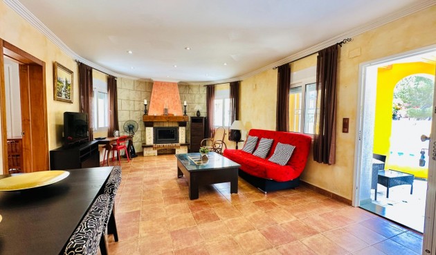 Återförsäljning - Villa -
Orihuela - Urb. Montepinar