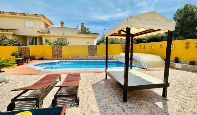 Återförsäljning - Villa -
Orihuela - Urb. Montepinar