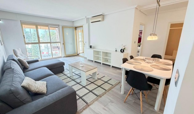 Brukt - Apartment -
Torrevieja - Centro - Muelle Pesquero