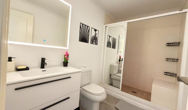 Brukt - Apartment -
Torrevieja - Centro - Muelle Pesquero