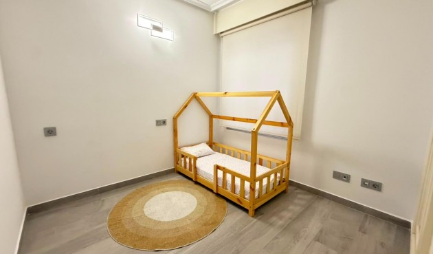 Brukt - Apartment -
Torrevieja - Centro - Muelle Pesquero