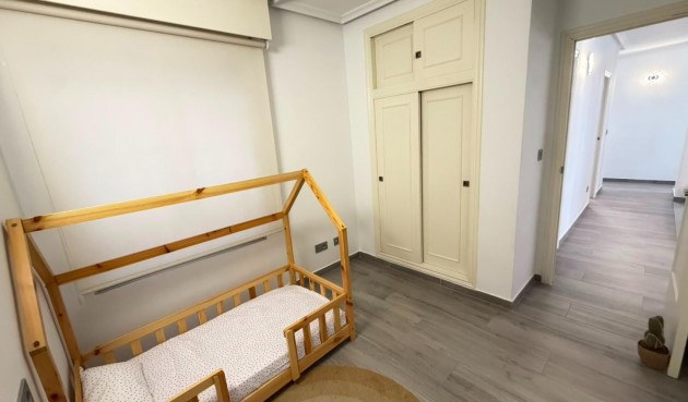 Brukt - Apartment -
Torrevieja - Centro - Muelle Pesquero