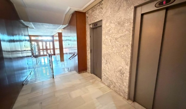 Brukt - Apartment -
Torrevieja - Centro - Muelle Pesquero