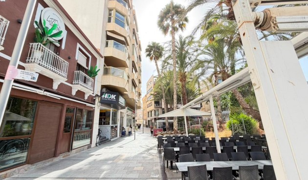 Brukt - Apartment -
Torrevieja - Centro - Muelle Pesquero
