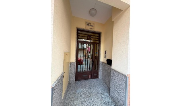 Resale - Apartment -
Torrevieja - Estacion De Autobuses