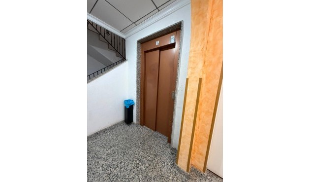 Resale - Apartment -
Torrevieja - Estacion De Autobuses