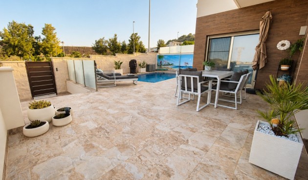 Resale - Villa -
San Miguel de Salinas - Inland