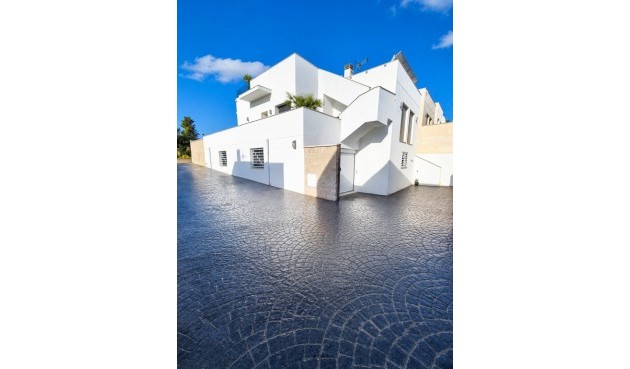 Resale - Villa -
San Miguel de Salinas - Inland