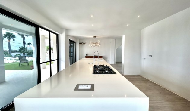 Resale - Villa -
Los Montesinos - Costa Blanca