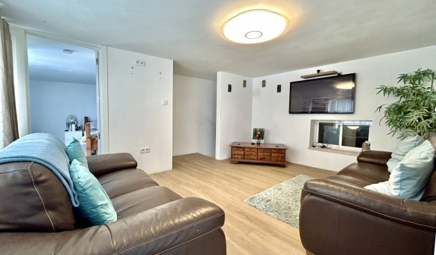 Resale - Villa -
Los Montesinos - Costa Blanca