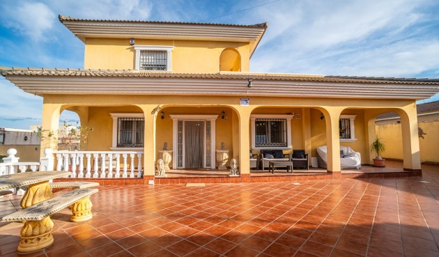 Resale - Villa -
Torrevieja - Costa Blanca