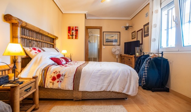 Resale - Villa -
Torrevieja - Costa Blanca