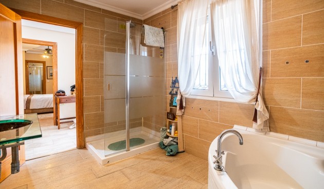 Resale - Villa -
Torrevieja - Costa Blanca