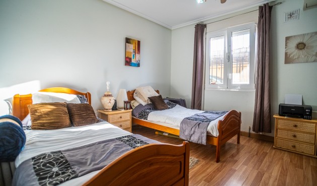 Resale - Villa -
Torrevieja - Costa Blanca
