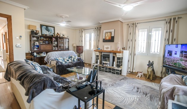Resale - Villa -
Torrevieja - Costa Blanca