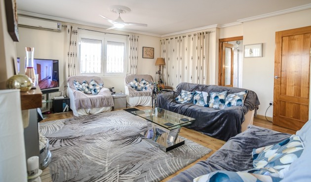 Resale - Villa -
Torrevieja - Costa Blanca