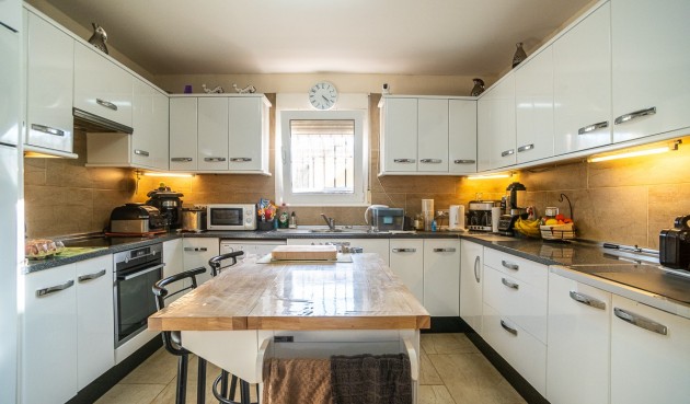 Resale - Villa -
Torrevieja - Costa Blanca