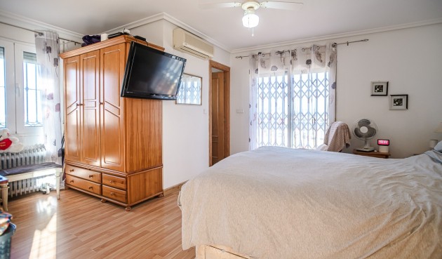 Resale - Villa -
Torrevieja - Costa Blanca