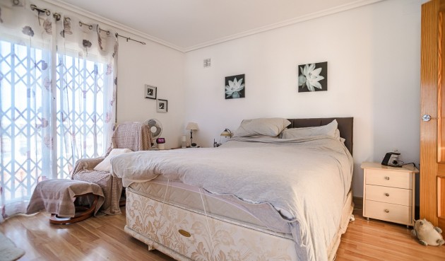 Resale - Villa -
Torrevieja - Costa Blanca