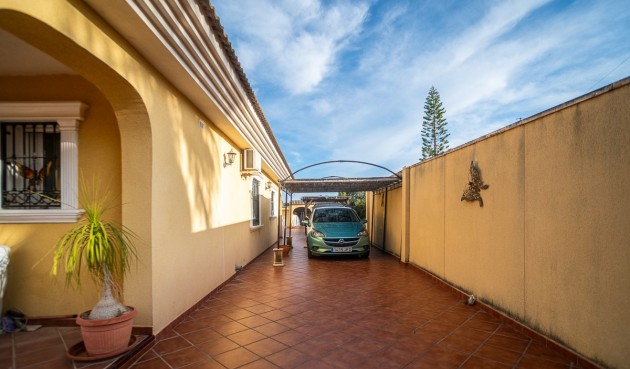 Resale - Villa -
Torrevieja - Costa Blanca
