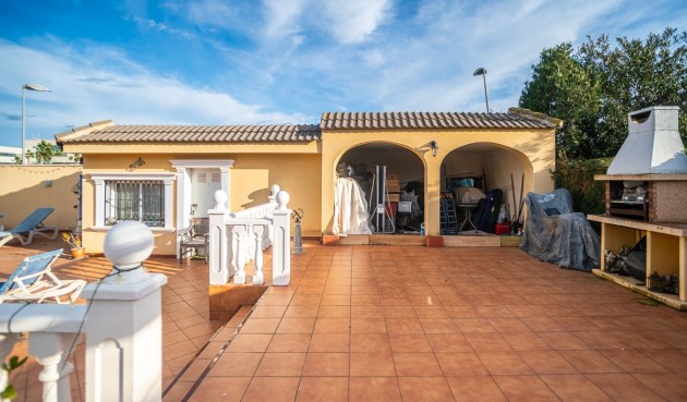 Resale - Villa -
Torrevieja - Costa Blanca