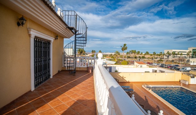 Resale - Villa -
Torrevieja - Costa Blanca