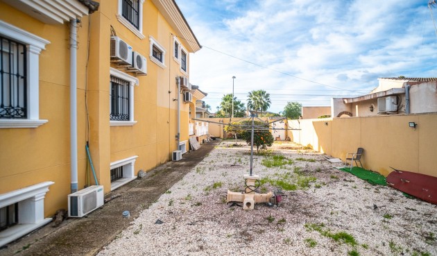 Resale - Villa -
Torrevieja - Costa Blanca