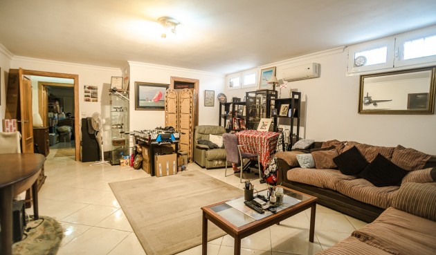 Resale - Villa -
Torrevieja - Costa Blanca