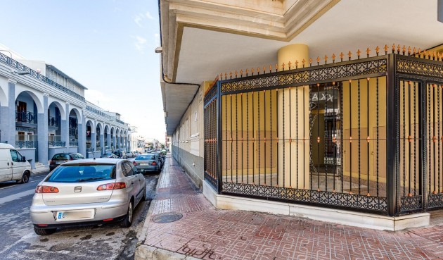 Resale - Apartment -
Torrevieja - Centro